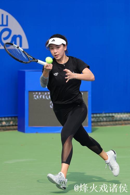 武网正赛首日袁悦王欣瑜开门红 金花组合进次轮 武网正赛首日袁悦王欣瑜开门红 金花组合进次轮